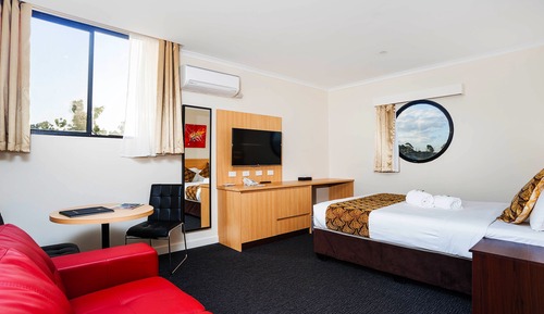 Deluxe Queen Room