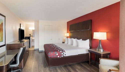 Standard Room, 1 King Bed, Non Smoking