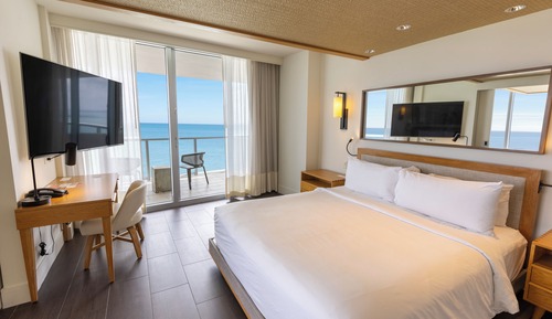 One Bedroom Oceanfront Suite King with Balcony
