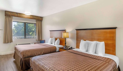 Standard Room, 2 Queen Beds, Non Smoking
