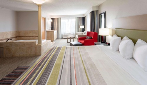 Suite, 1 King Bed, Non Smoking