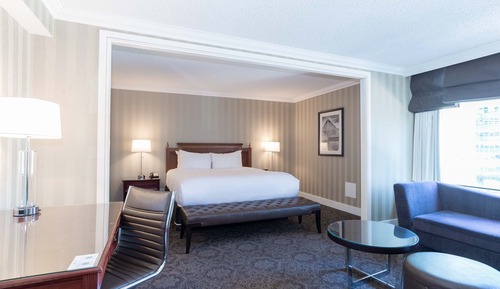 Grand Room, 1 King Bed (Deluxe, Middle Floors)