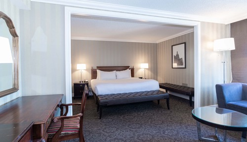 Grand Room, 1 King Bed