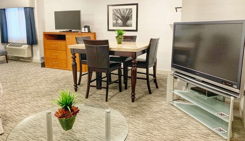 Standard Room, 2 Queen Beds, Non Smoking, Refrigerator & Microwave (Dining Table;Larger Room)