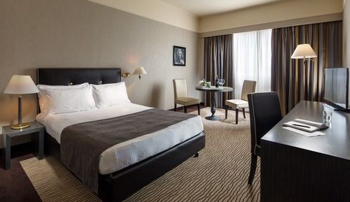 Standard Room, 1 Queen Bed