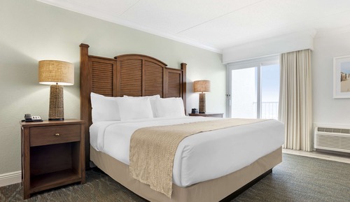 Standard Room, 1 King Bed, Non Smoking, Microwave (Street View)