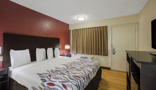 Deluxe Room, 1 King Bed, Accessible, Non Smoking