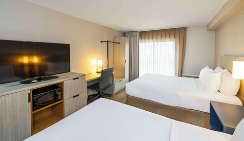 Comfort Care, 2 Queen Beds, Non Smoking, Ground Floor