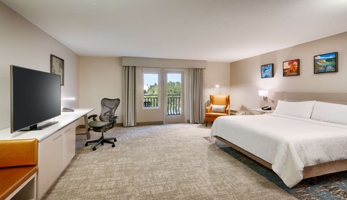 Room, 1 King Bed, Accessible (Hearing, 3x3 Shower)