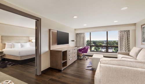 Suite, 1 King Bed, Non Smoking