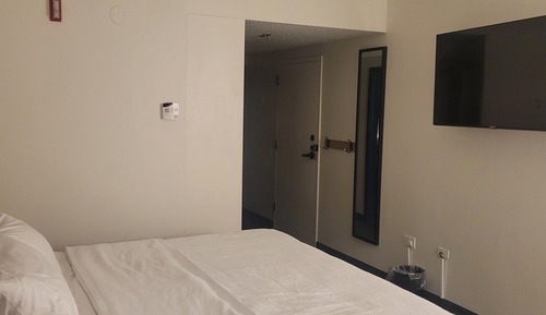 Room, 1 King Bed, Accessible, Bathtub