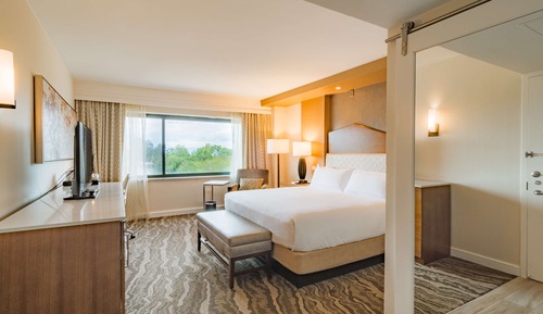 Room, 1 King Bed, Golf View