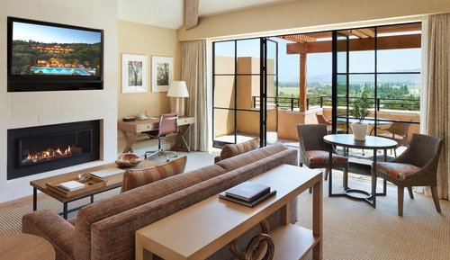 Deluxe Valley View Suite