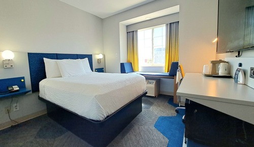 Standard Room, 1 Queen Bed, Accessible