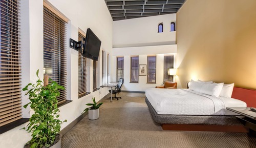 Suite, 1 King Bed (One Bedroom Loft Suite King)