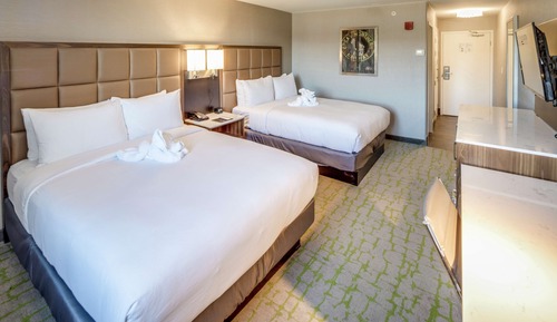 Room, 2 Queen Beds, River View