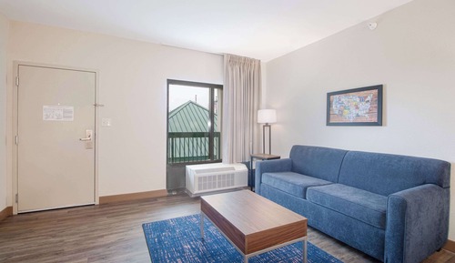 Suite, 1 King Bed with Sofa bed, Non Smoking