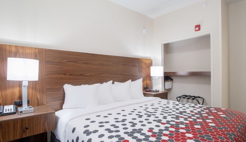 Room, 1 King Bed, Accessible, Non Smoking (Accessible Tub)