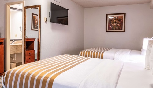 Standard Room, 2 Queen Beds, Non Smoking, Refrigerator