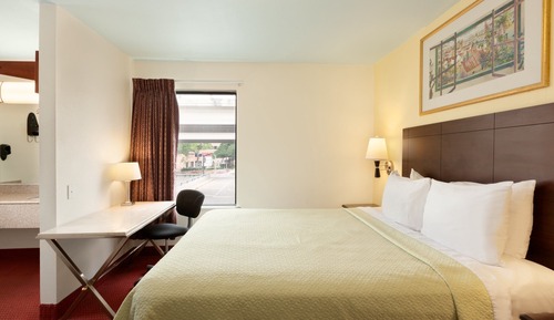 Standard Room, 1 Queen Bed