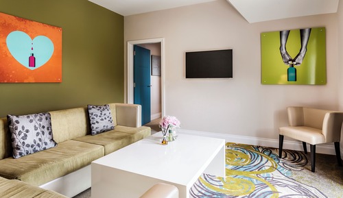 VALLEY SUITE