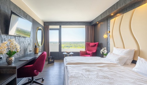 Deluxe Double Room, Garden View