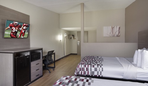 Suite, Non Smoking (2 Queen Beds & 1 Sofa Bed)