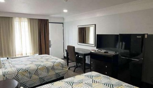 Standard Room, 2 Queen Beds, Smoking, Kitchen