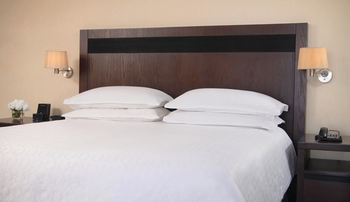 Room, 1 King Bed, Non Smoking, Ocean View