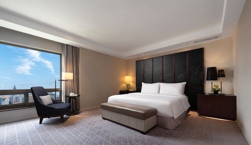 Jinling Tower Deluxe Executive Suite