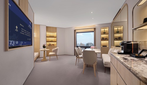 Jinling Tower Magic Three-Bedroom Family Room