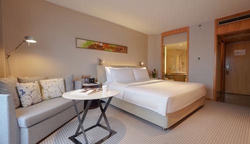 Jinling Tower City View Deluxe Room