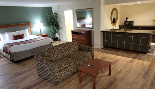 Suite, 1 King Bed with Sofa bed, Non Smoking