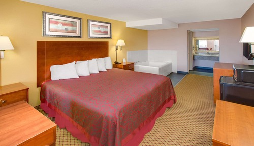 Deluxe Room, 1 King Bed, Smoking