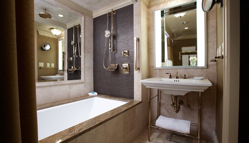Deluxe Room, 1 King Bed (Carriage House)