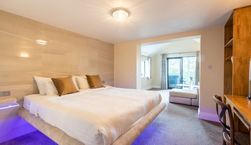 Bowness Suite with Hot Tub (Adults Only)