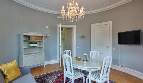Family Room (Superior)