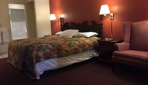 King Heart Spa Room with One king size bed Smoking, Heart shaped Jaccuzi