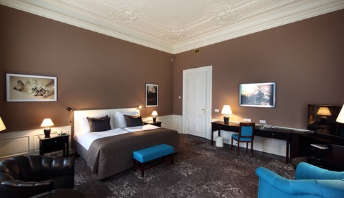 Luxury Suite