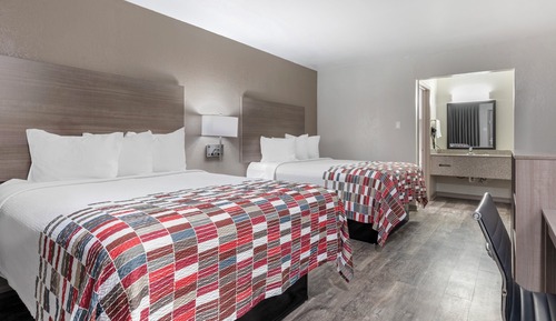 Deluxe Room, 2 Queen Beds, Non Smoking