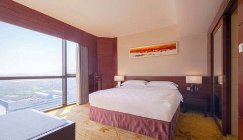 Executive Deluxe Suite