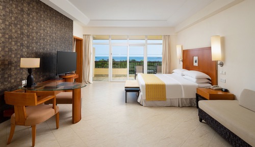 Suite, 1 King Bed, Non Smoking, Sea View (Balcony)