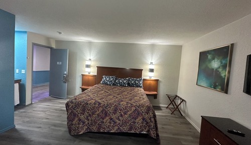 Standard Room, 1 King Bed, Non Smoking