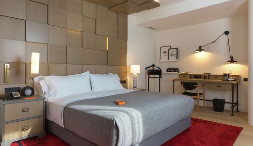 Junior Suite, 1 King Bed (Premium)