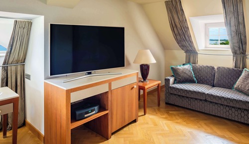 Magnifique Attic Room, 1 Dobule Bed, Sea Side