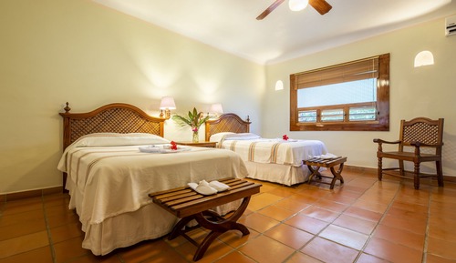Royal Mayan Bungalow Including Ride in Vintage Land Rover