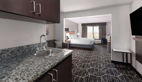 Suite, 1 King Bed with Sofa bed, Non Smoking