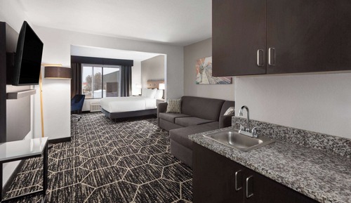 Suite, 1 King Bed with Sofa bed, Mobility Accessible, Non Smoking (Shower w/ Grab Bars)