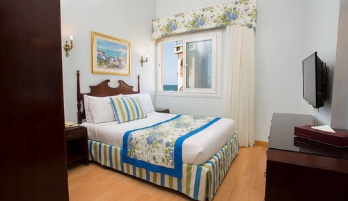 Suite, Sea View