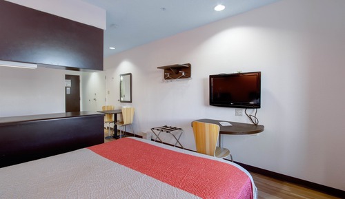 Standard Room, 1 Queen Bed, Accessible, Non Smoking